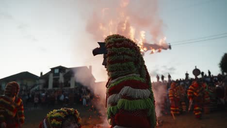 Caretos-En-Medio-De-Un-Ardiente-Ritual-En-El-Carnaval-De-Podence,-Portugal