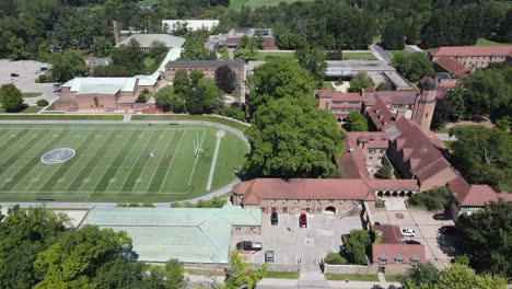 Cranbrook-Upper-School-Campus-in-establishing-aerial-shot,-Bloomfield-Hills,-Michigan,-USA