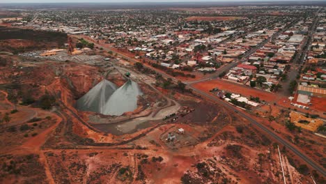 Vista-Aérea-Sobre-La-Mina-En-Kalgoorlie-Boulder,-Ciudad-Minera-Australiana-En-Australia-Occidental