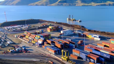 Blick-Auf-Den-Containerhafen-Im-Hafen-Von-Lyttelton