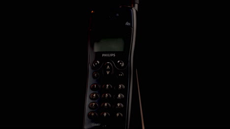 Philips-Fizz-Vintage-Cellular-Phone,-Close-Up