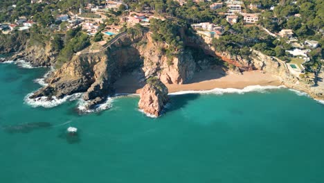 Rocks-cliffs-in-the-middle-of-the-Mediterranean-sea,-blue-virgin-beach,-turquoise-paradise-Begur