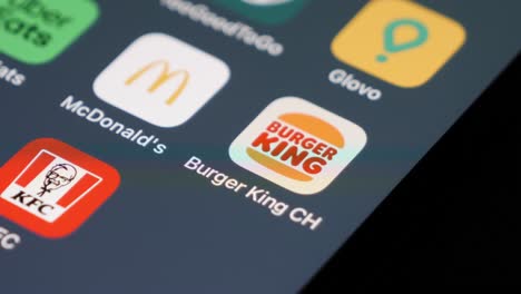 Aplicación-Burger-King-Y-Mc-Donalds-En-La-Pantalla-Del-Teléfono-Inteligente