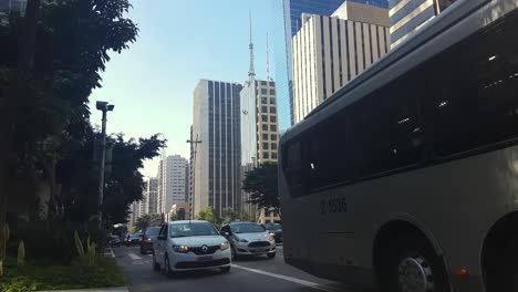 Paisaje-Urbano-De-Tráfico-En-El-Centro-De-La-Ciudad-De-São-Paulo-Durante-El-Brote-De-Covid-19