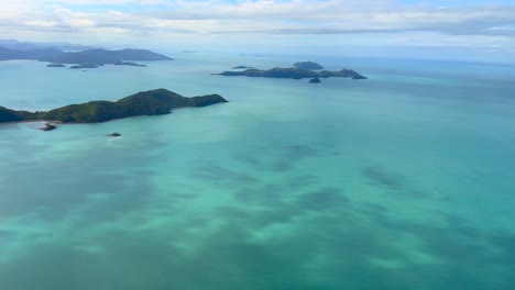 Aerial-4K-of-Whitsunday-Islands-in-Queensland,-Australia-in-December-2022