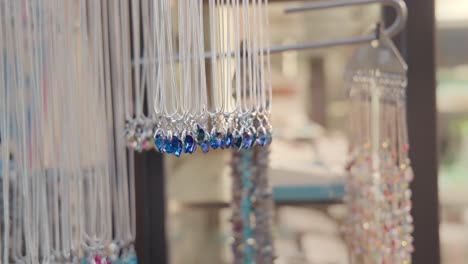 Sparkling-glass-jewelry-display-in-Venice