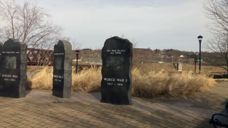 Left-pan-wide-angle-footage-of-United-States-War-Monuments