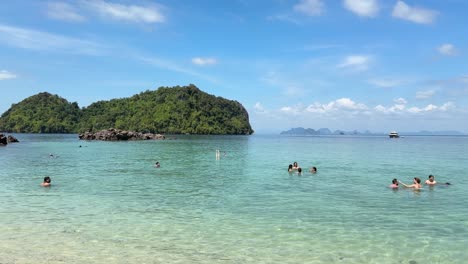 Gente,-Turistas,-Relajante,-En,-El,-Golfo,-De,-Tailandia,-Hong,-Isla,-Playa-Tropical