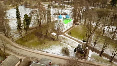 Cesis-castle-ruins,-park,-town-hall-and-church