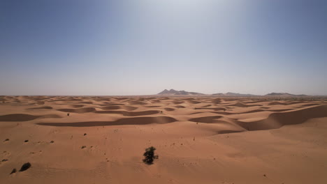 Drone-flight-over-Dunes-and-Desert-in-Mauritania-Westsahara-and-Morocco