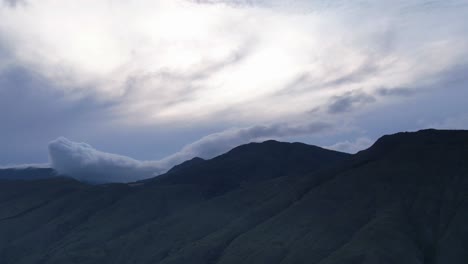 Awakening-Majesty:-Dawn-Clouds-Over-the-Mountain-Cliff