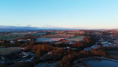 Tagesanbruch-An-Einem-Sehr-Kalten-Wintermorgen-In-Yorkshire,-Großbritannien