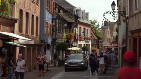 Ribeauvillé-Es-Una-Atractiva-Ciudad-De-5.000-Habitantes,-Que-Ha-Combinado-Su-Patrimonio-Histórico-Con-La-Modernidad.