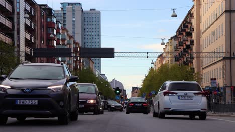 Statische-Ansicht-Des-Straßenverkehrs-Auf-Der-Gotgatan-In-Stockholm,-Frühjahr-2020