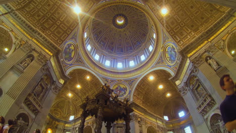 Blick-Auf-Die-Berühmte-Spitzbogige-Kuppel-Des-Petersdoms-In-Rom
