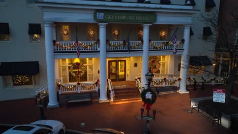 Hotel-Gettysburg,-Sitio-Histórico-En-La-Plaza-De-La-Ciudad-Durante-El-Invierno,-Aficionados-A-La-Historia-De-La-Guerra-Civil