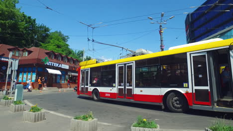 Public-transport-in-The-Odessa,-Ukraine