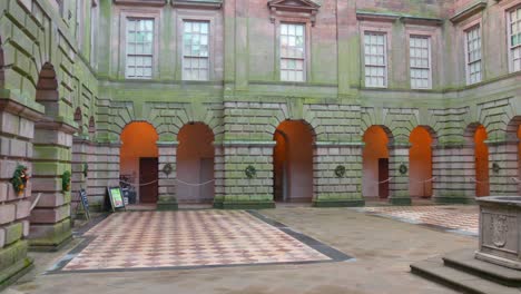 Lyme-Park-House-Courtyard-In-Disley,-Cheshire,-UK