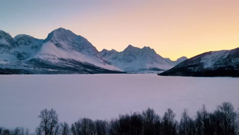 Aerial-View-Of-Beautiful-Landscape-Of-Lyngen-Alps,-Norway