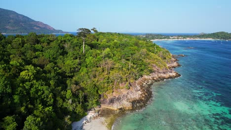 Felsen-Einsamer-Sandstrand-Insel-Koh-Lipe-Thailand