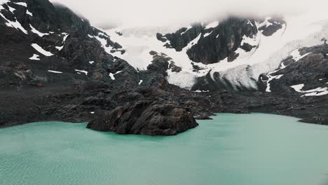 Glaciar-Vinciguerra-And-Laguna-De-Los-Tempanos-In-Ushuaia,-Tierra-Del-Fuego,-Argentina