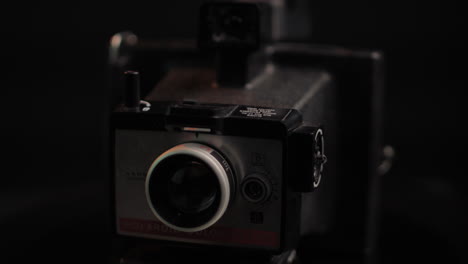 Polaroid-Colorpack-80-Cámara-Fotográfica-Instantánea-Vintage-De-Los-Años-70-Girando-En-Primer-Plano