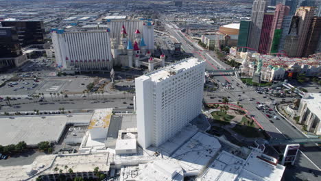 Disparo-De-Drone,-Tropicana-Hotel-Resort-Casino-En-El-Strip-De-Las-Vegas-Antes-De-La-Demolición,-Nevada,-Estados-Unidos