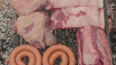 Vollgrill-Und-Gegrilltes-Rindfleisch