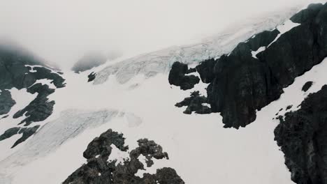 Tiefer-Schnee-Im-Vinciguerra-Gletscher-In-Ushuaia,-Provinz-Feuerland,-Argentinien