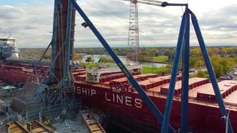 Canada-Steamship-Lines-Granelero-En-El-Puerto-De-Montreal-En-Quebec,-Canadá