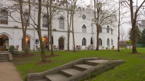 Los-Jardines-Y-El-Césped-De-Strawberry-Hill-House-En-Twickenham,-Londres,-Inglaterra