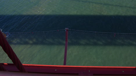 Suicide-Prevention-Net-At-The-Side-Of-The-Golden-Gate-Bridge-In-San-Francisco,-California,-USA