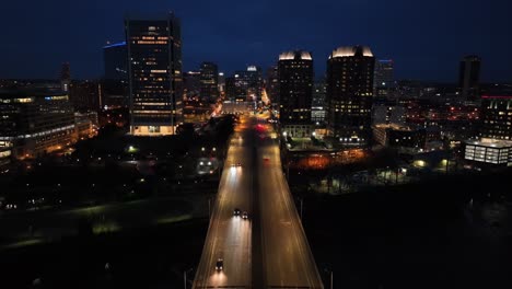 Skyline-Von-Richmond-Bei-Nacht