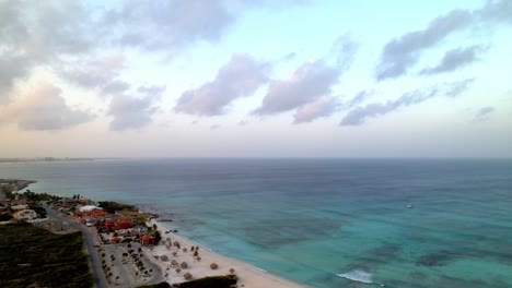 Luftaufnahme-Des-Strandes-Von-Malmok-Auf-Aruba