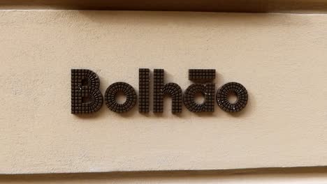 Bolhao-Market-sign-in-the-entrance-of-the-building