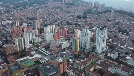 Vista-Panorámica-Del-Centro-De-La-Ciudad-De-Medellin-En-Colombia