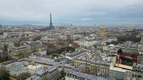 Eiffelturm-Und-Hotel-National-Des-Invalides,-Stadtbild-Von-Paris,-Frankreich