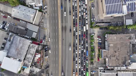 Traffic-jam-at-rush-hour-in-Santo-Domingo,-concept-air-pollution,-global-warming