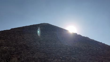 Sonnenaufgang-Hinter-Der-Großen-Pyramide-Mit-Sphinx,-Klarer-Himmel,-Ägypten,-Warme-Töne