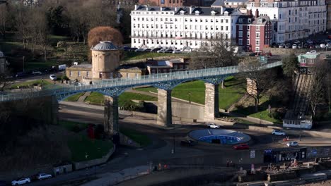 Imágenes-Aéreas-De-La-Bahía-Sur-De-Scarborough,-Puente-Spa-En-Invierno