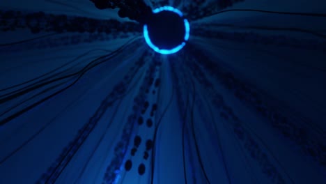 Beängstigender-Hintergrund,-Außerirdisches-Tentakel-Um-Blauen-Lichtring-Im-Dunklen,-Tiefen-Ozean