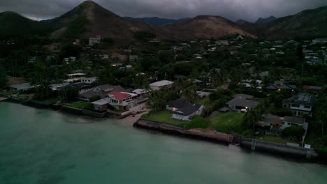 Aerial-View-Of-Luxury-Villas-Over-Rental-Vacations-In-Oahu,-Hawaii,-USA