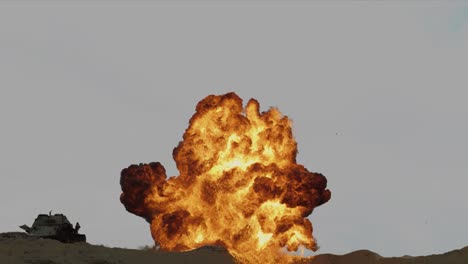 E12,-Slow-motion-recorded-gas-explosion-40-meter-height