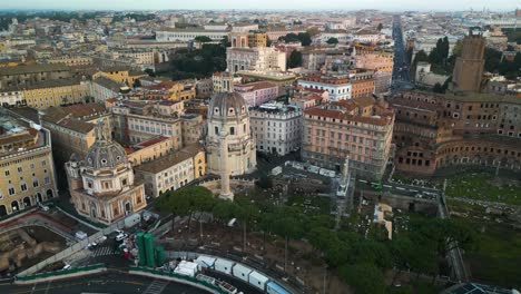 Altare-Della-Patria---Vista-Aérea-Con-El-Foro-De-Troya-Al-Fondo