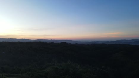 Sonnenuntergang-Luftlandschaft-In-Farbverlauf-Bunten-Tönen-In-Südostasien-Philippinen