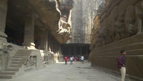 Cueva-16-Del-Templo-Kailasa,-Interior-De-Las-Cuevas-De-Ellora