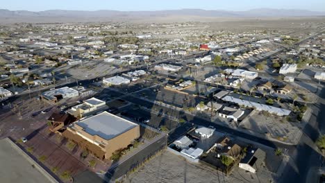 Downtown-Twenty-Nine-Palms,-California-with-drone-video-moving-in-and-down