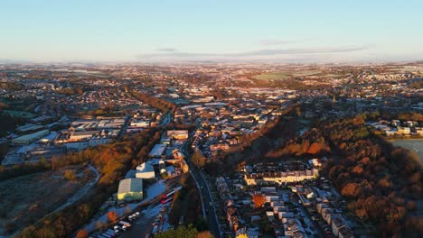 Daybreak-on-a-very-cold-winters-morning-in-Yorkshire,-UK