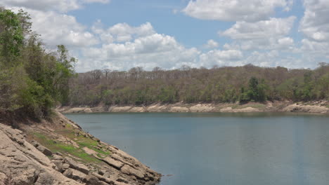 Toma-Estática-De-La-Sequía-Del-Lago-Alajuela-Que-Afecta-El-Nivel-Del-Canal-De-Panamá.