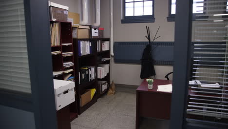 Establishing-shot-of-empty-police-station